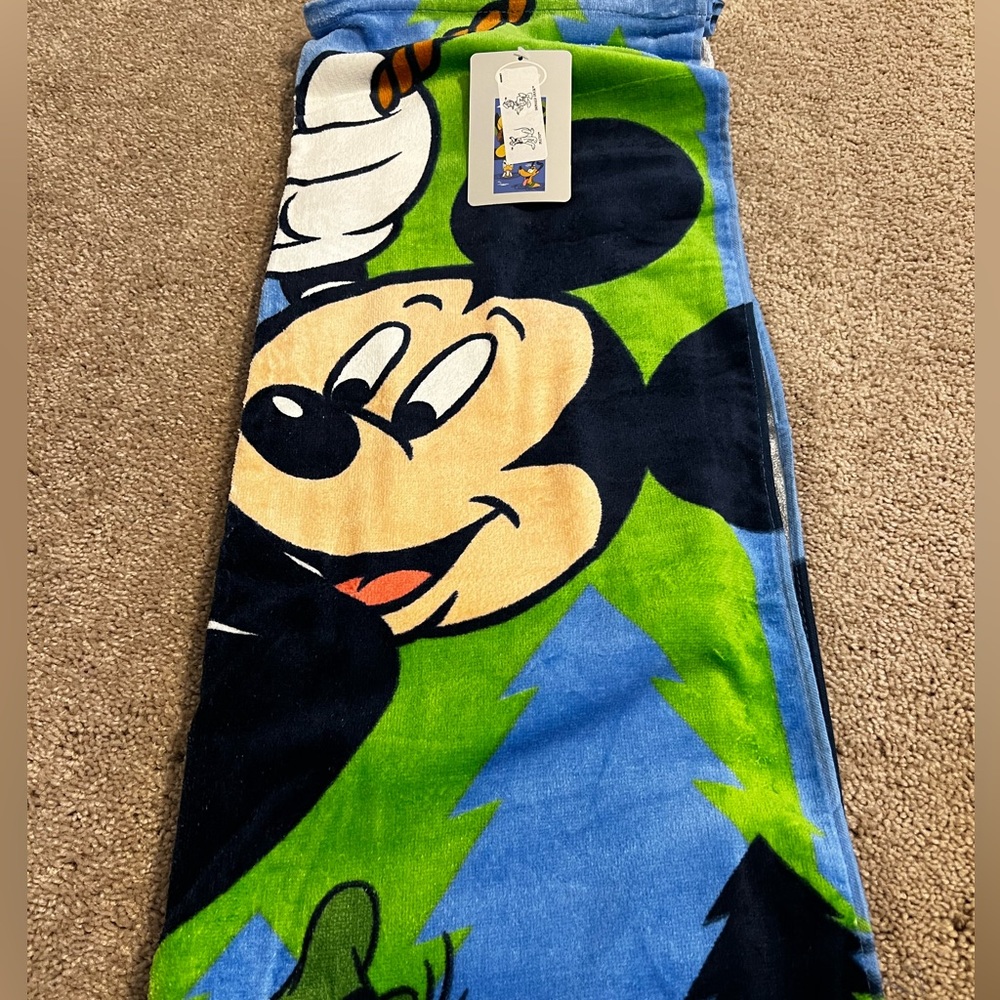 Brand new Disney Beach Towel! Disney pals